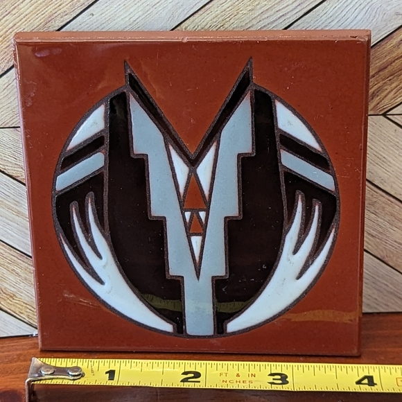 Vintage Southwest style decorative hand painted tile by Cleo Teissedre - Picture 4 of 4